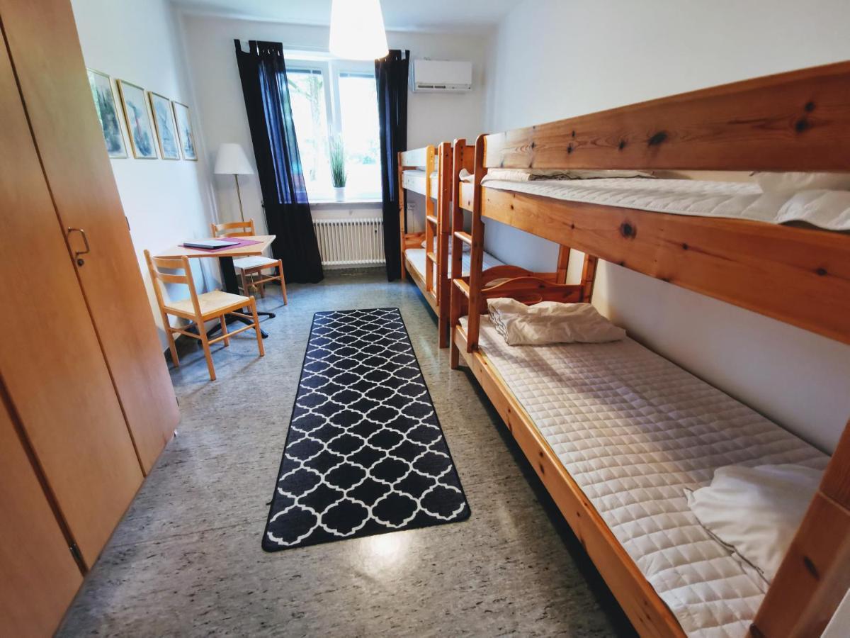 Falkoepings Vandrarhem/Hostel ภายนอก รูปภาพ